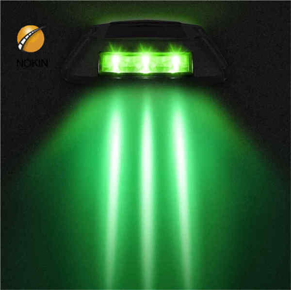 Green Flashing Led Solar Pavement Marker With Shank-RUICHEN 